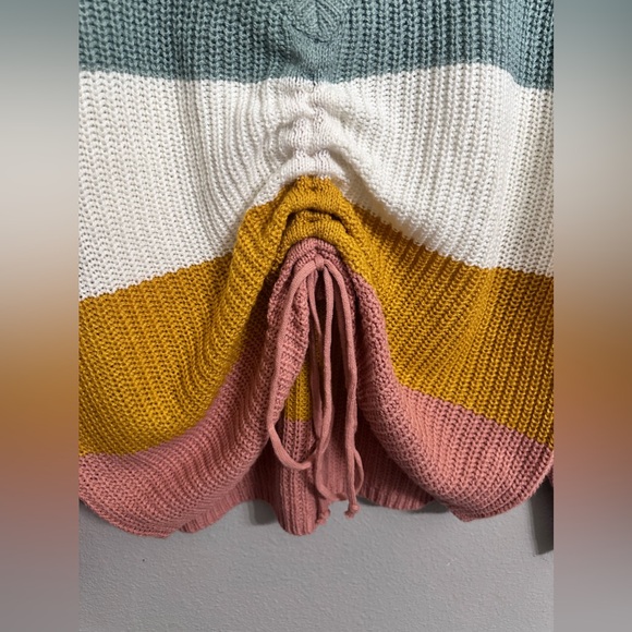 Women’s Full Circle Trends Sweater - Picture 6 of 7